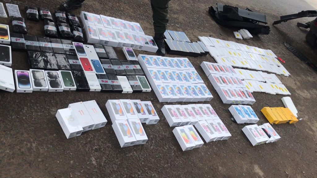 Gendarmería incauta 160 celulares
