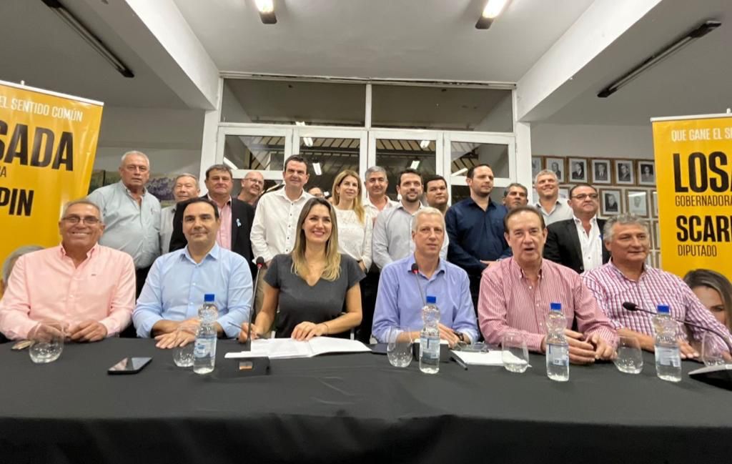 Scarpin y Losada firmaron un compromiso