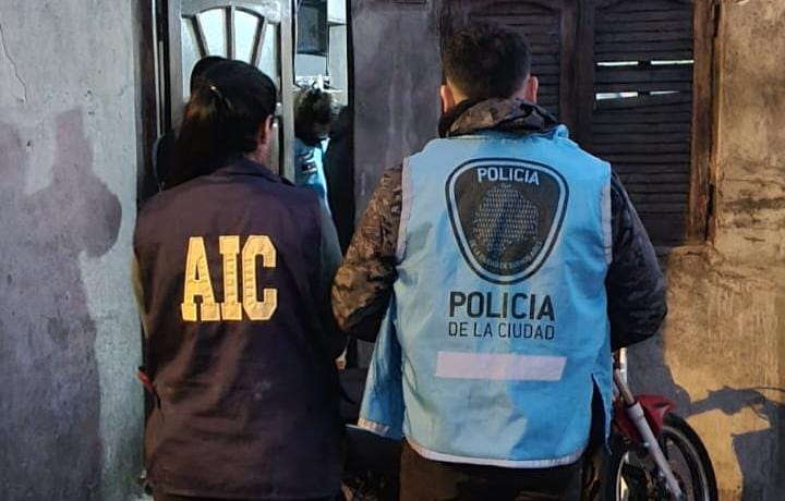 03 Las Toscas AIC y la Policía de Buenos Aires allanaron por estafas