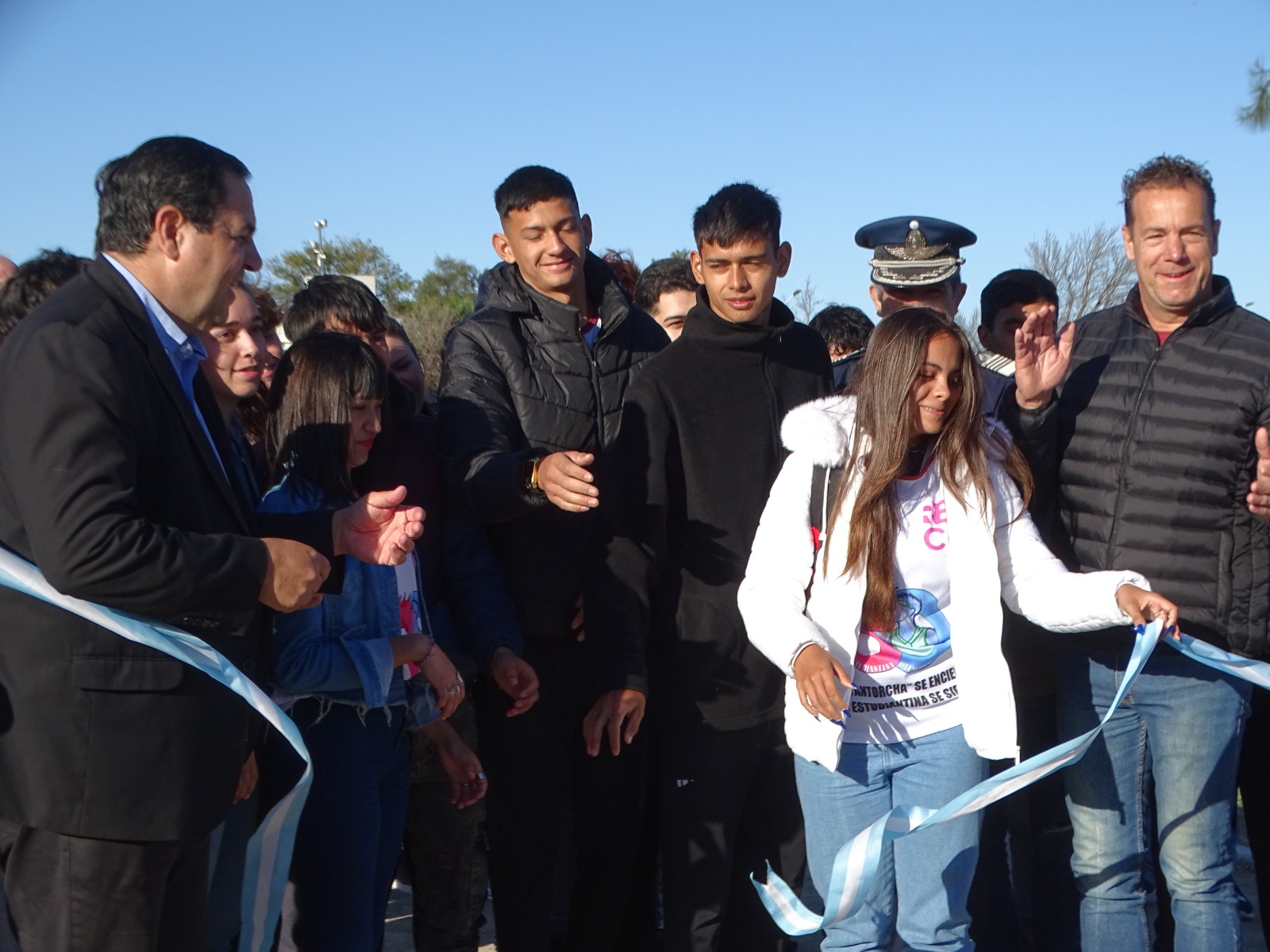 Reconquista estrena su innovadora pista de atletismo