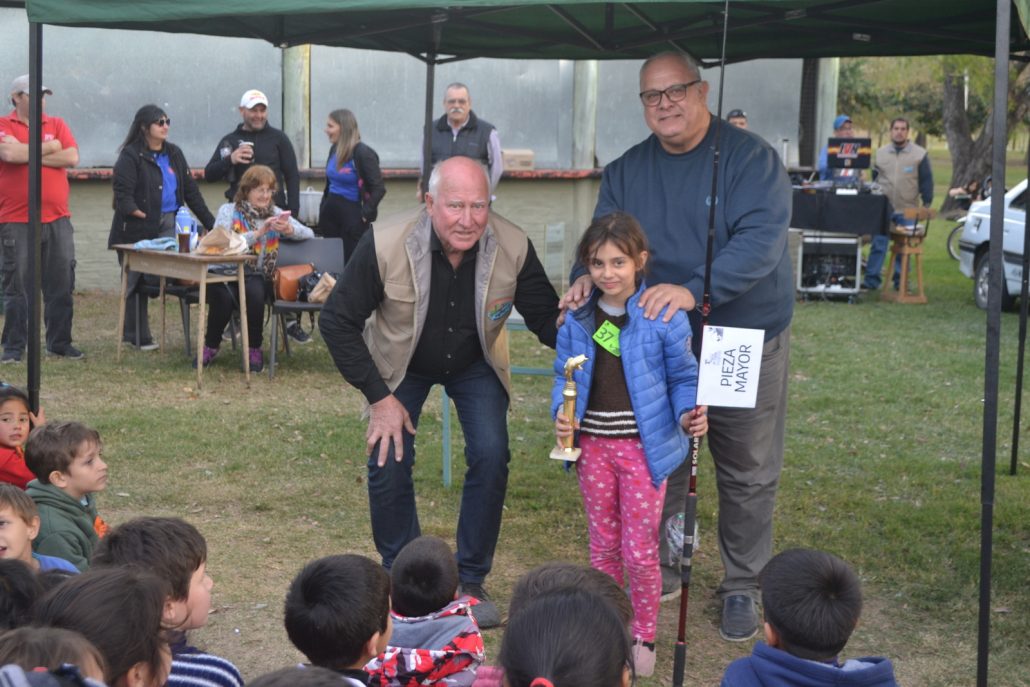 Romang vivió el 1er encuentro infantil de pesca de costa con devolución