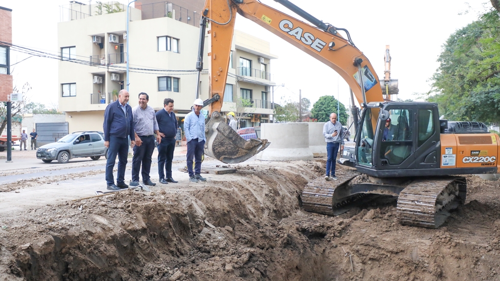 Perotti recorrió las obras de drenajes pluviales