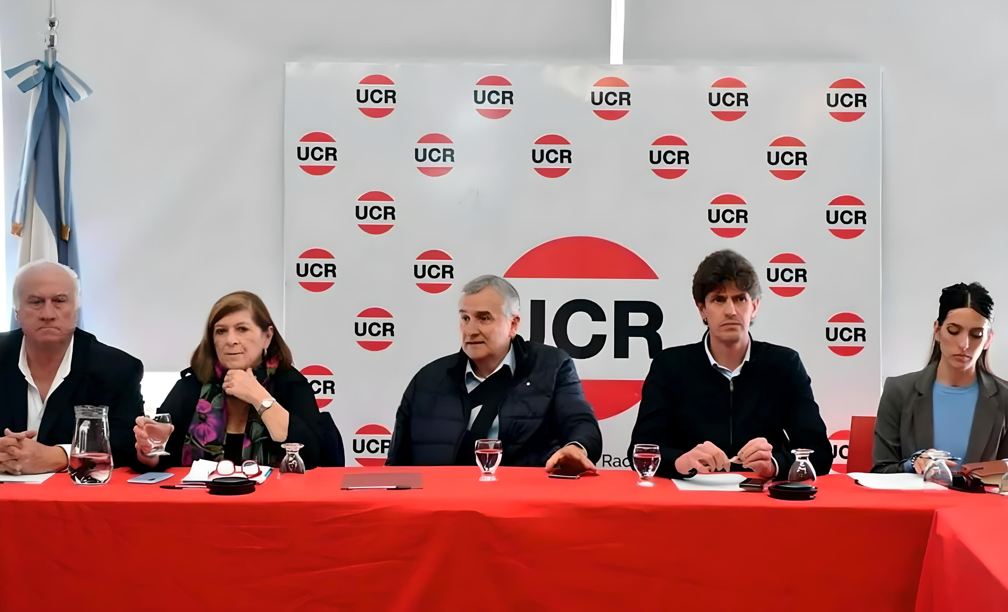 La UCR no respaldará ni a Massa ni a Milei en el balotaje
