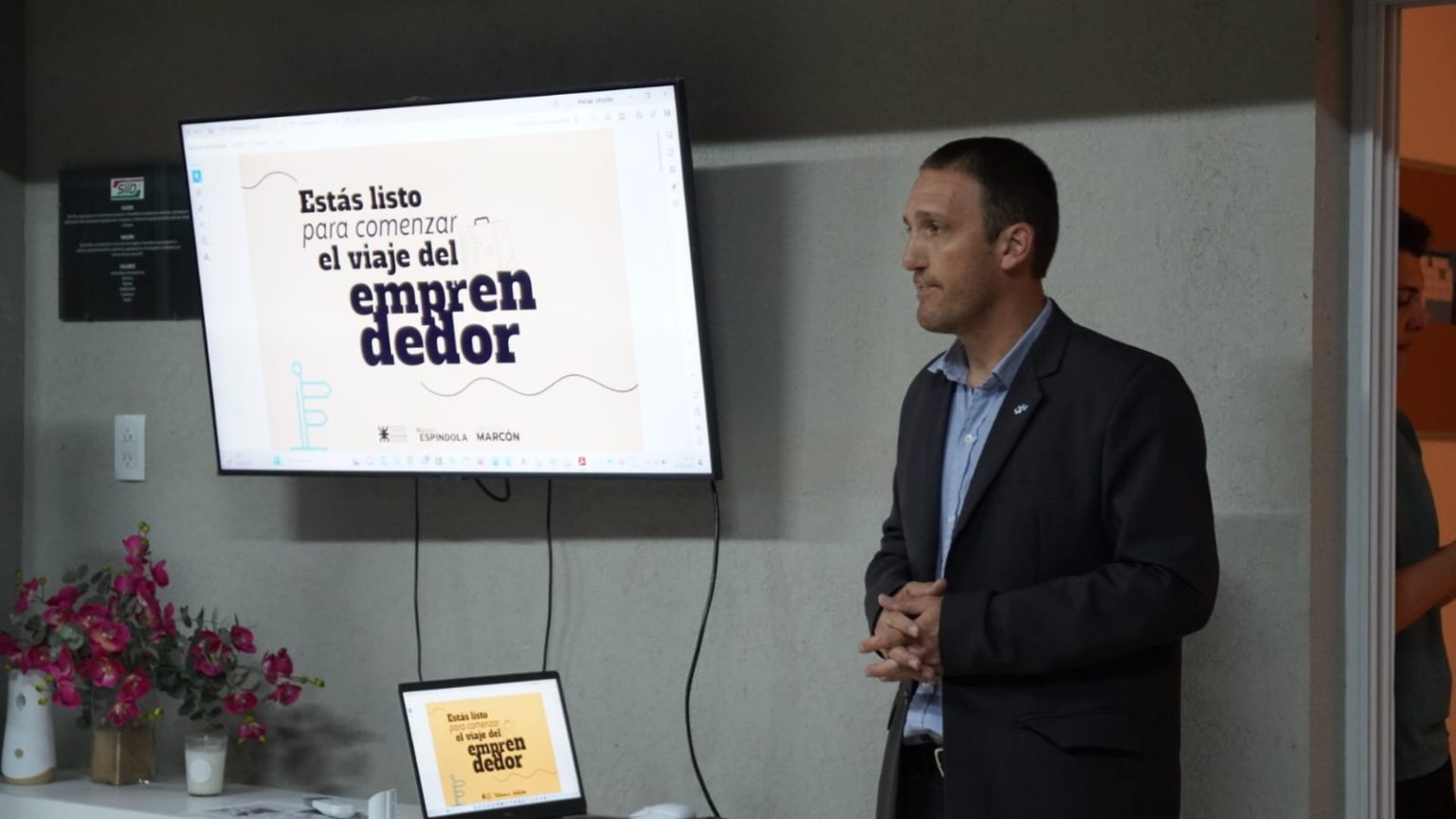 RECONQUISTA-SEDE-DE-CONGRESO-REGIONAL-INNOVACION-Y-EMPRENDEDURISMO-1-1536x864