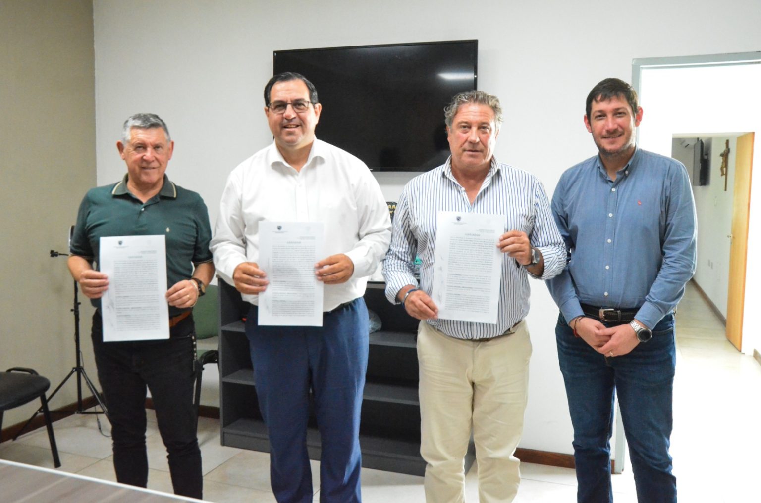 Subastas-oficiales-convenio-entre-la-municipalidad-y-el-colegio-de-martilleros-1536x1017