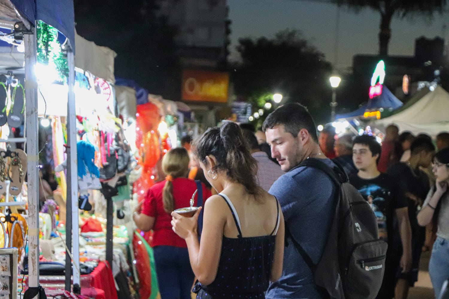 Reconquista-brilla-el-arbol-de-navidad-ilumina-el-corazon-de-la-ciudad-4