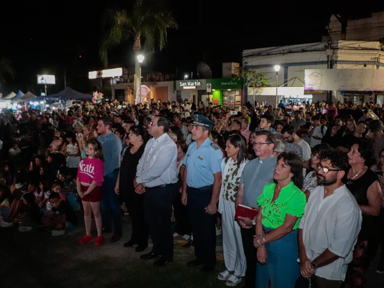 Reconquista-brilla-el-arbol-de-navidad-ilumina-el-corazon-de-la-ciudad-6