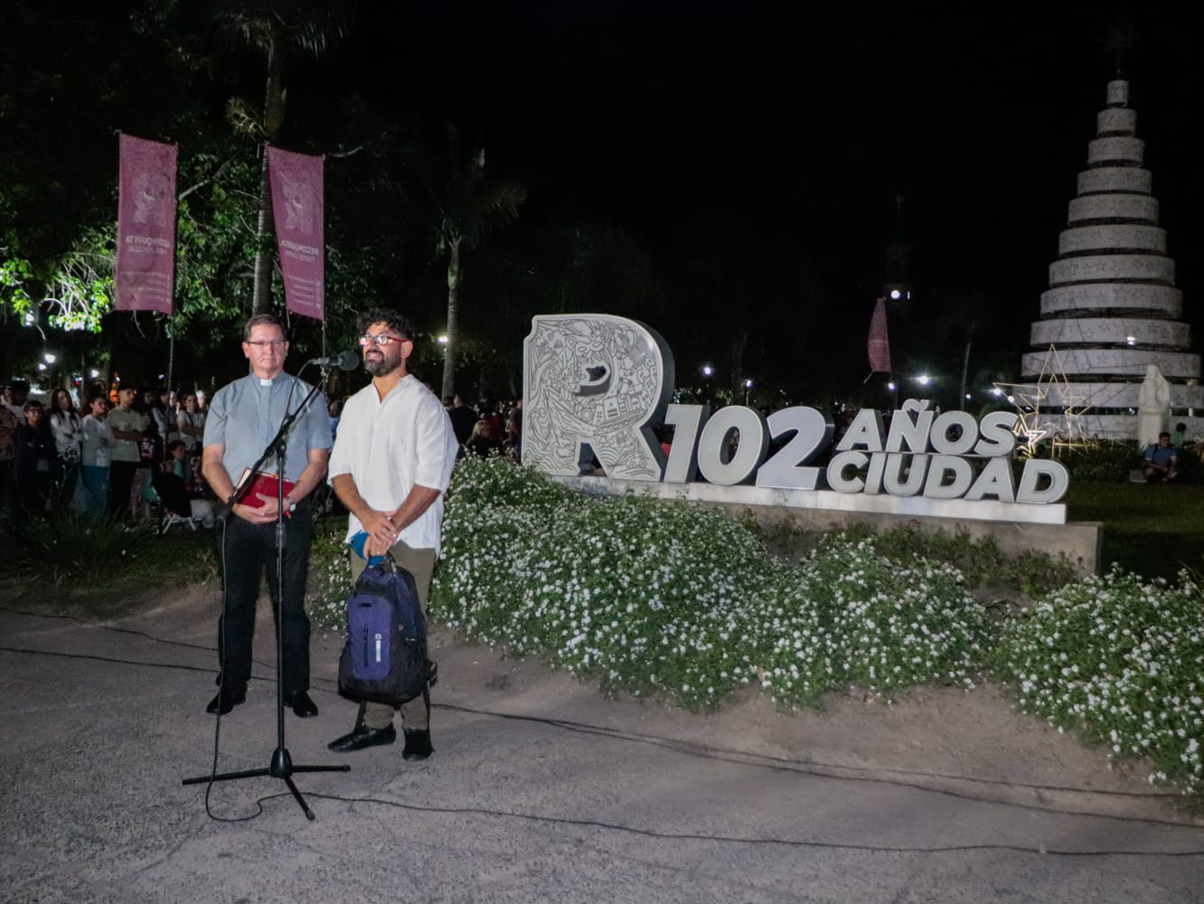 Reconquista-brilla-el-arbol-de-navidad-ilumina-el-corazon-de-la-ciudad-7