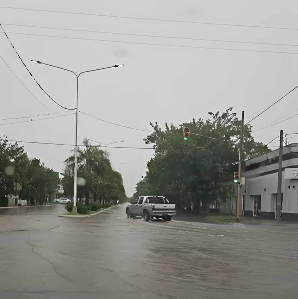 Villa Ocampo bajo agua cayeron 320m en las últimas horas