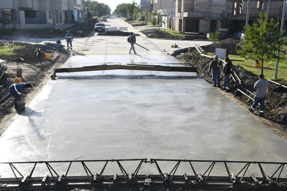 Avellaneda avanza con pavimentación en Barrio América y mejora la circulación