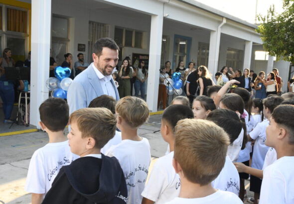 Braidot encabezó el inicio del ciclo lectivo y destacó que la educación es la mejor inversión para el futuro